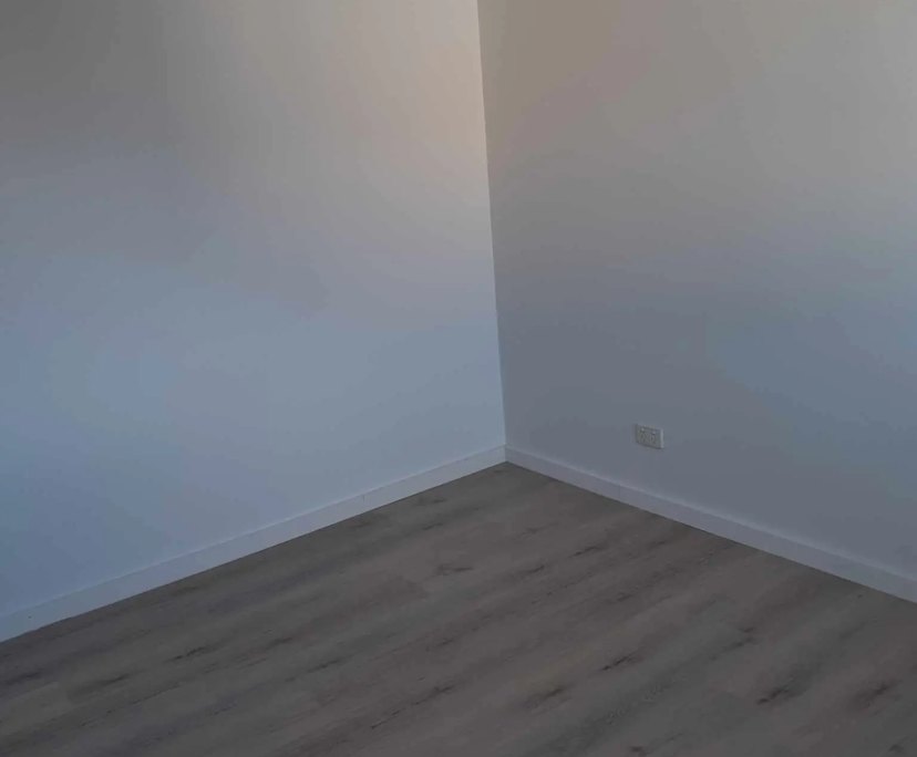 Unfurnished room in a flatshare
