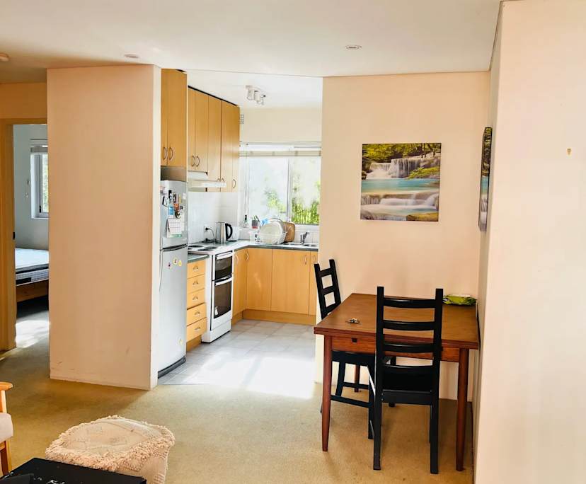 Furnished room in a flatshare