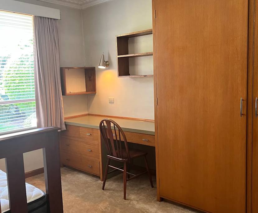 Room in a share house