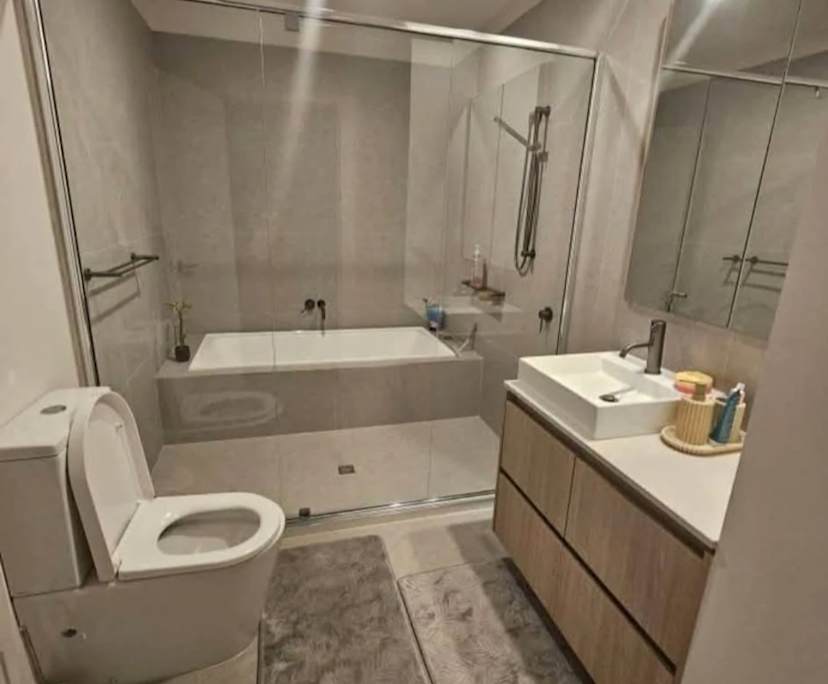 Unfurnished room with own bathroom