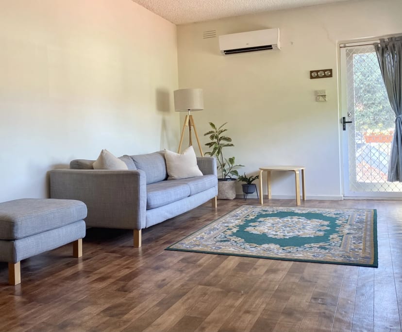 Furnished room in a flatshare