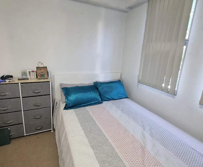 Furnished room with ensuite in a flatshare