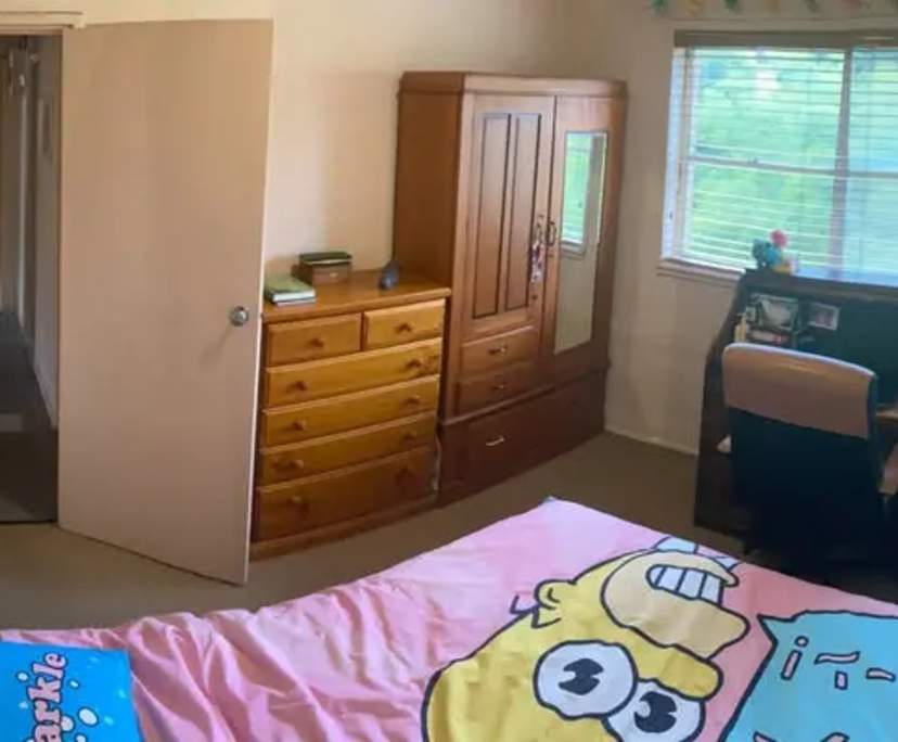 Unfurnished room in a flatshare