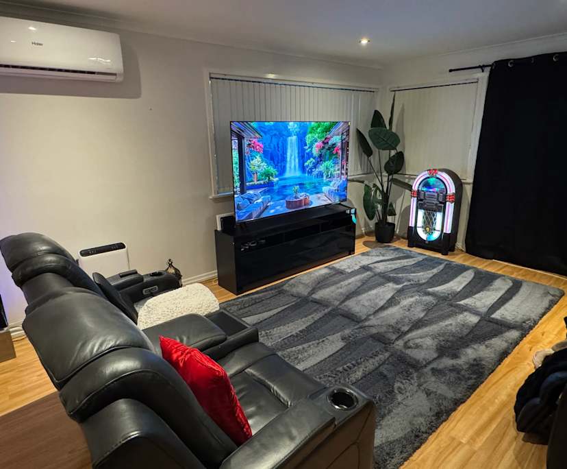 Whole property with 3 rooms for rent