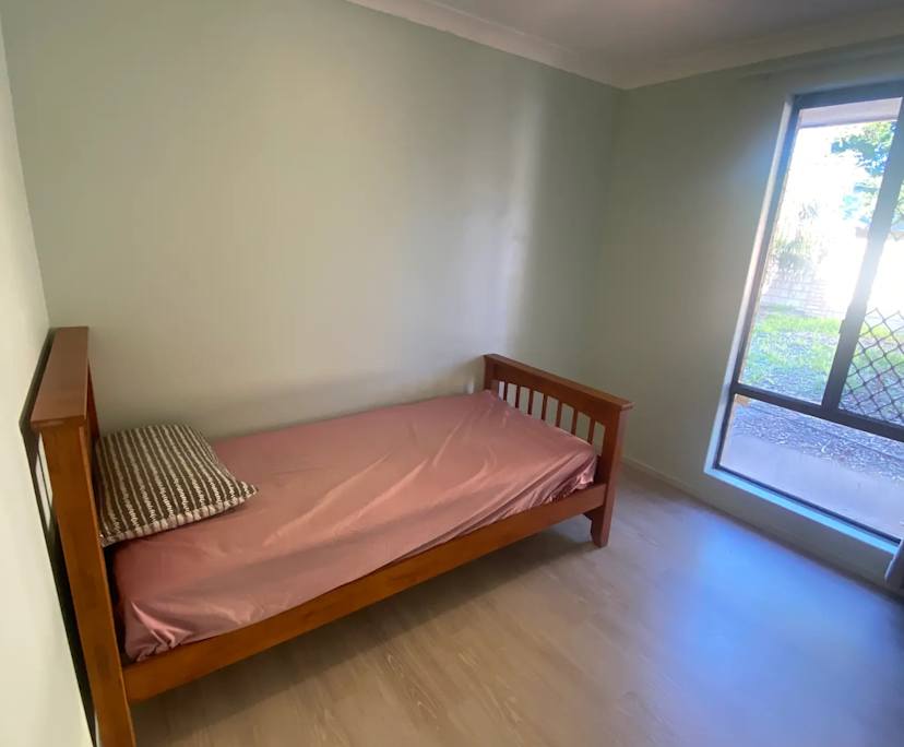 Room in a share house