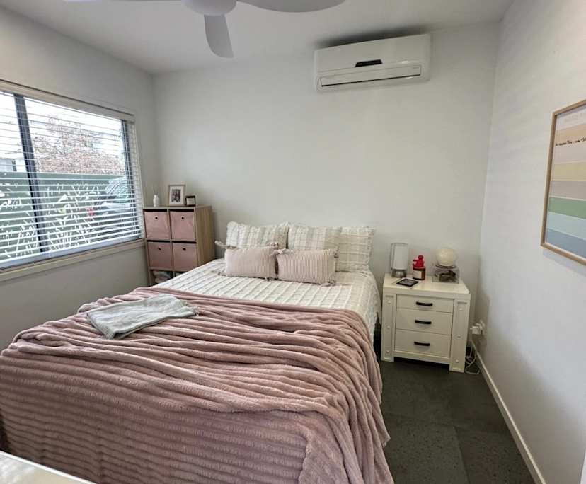 $350, Share-house, 3 bathrooms, Burleigh Heads QLD 4220