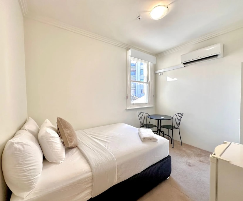 $700, Flatshare, 2 bathrooms, Potts Point NSW 2011