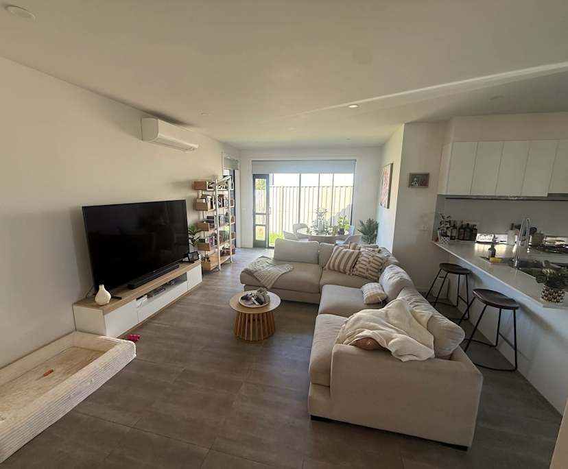 Room in a share house