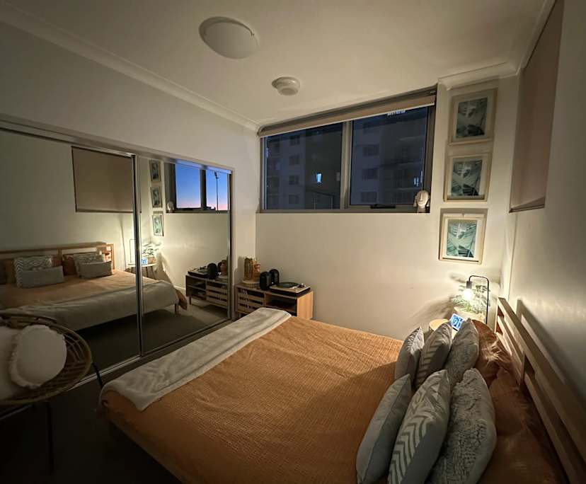 Unfurnished room with ensuite in a flatshare
