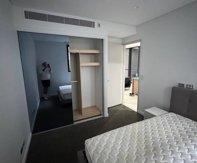 Furnished room in a flatshare