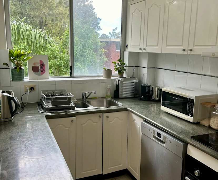 Furnished room in a flatshare