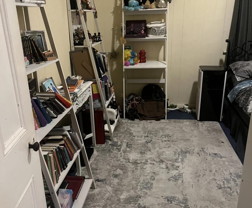 Unfurnished room in a share house