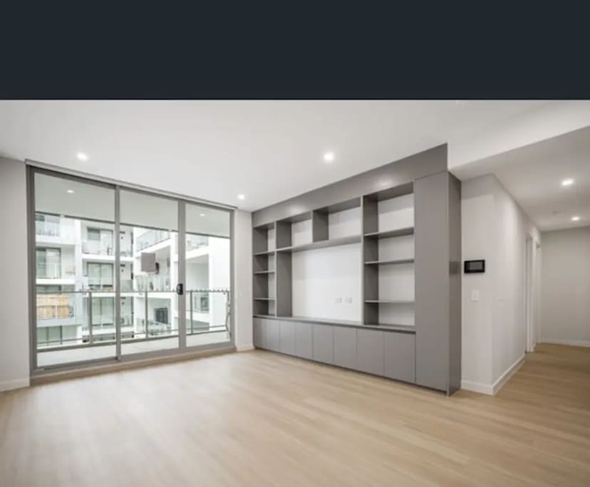 Unfurnished room with own bathroom
