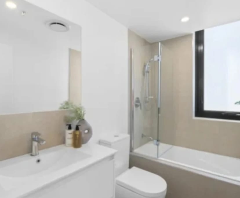 Furnished room in a flatshare