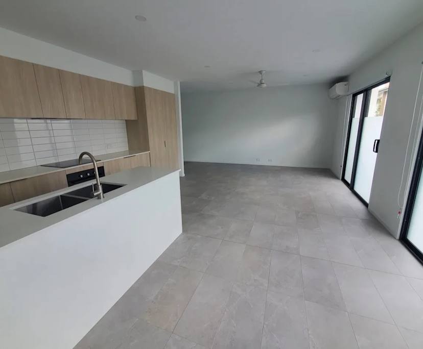 Unfurnished room in a share house