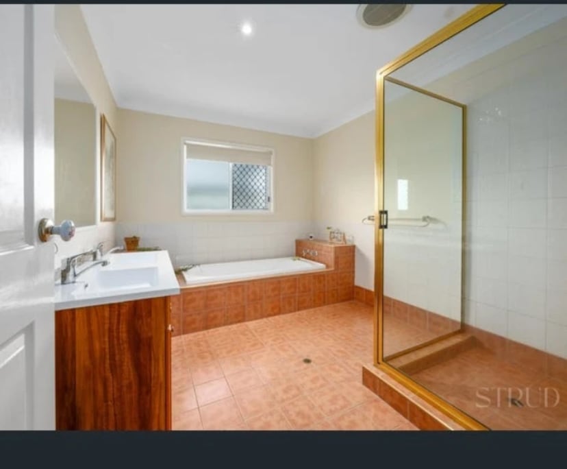 Room in a share house
