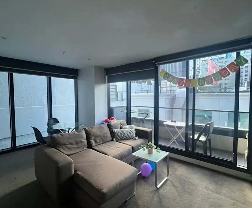 Furnished room in a flatshare