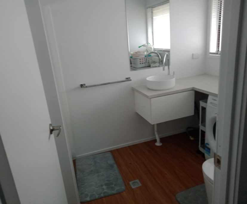 $260, Share-house, 3 bathrooms, Labrador QLD 4215