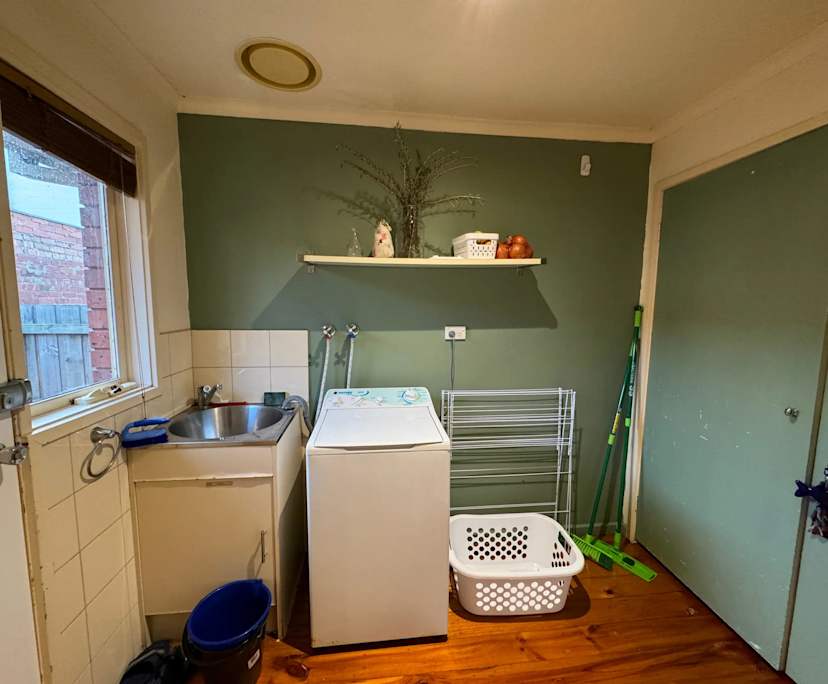 Unfurnished room in a flatshare