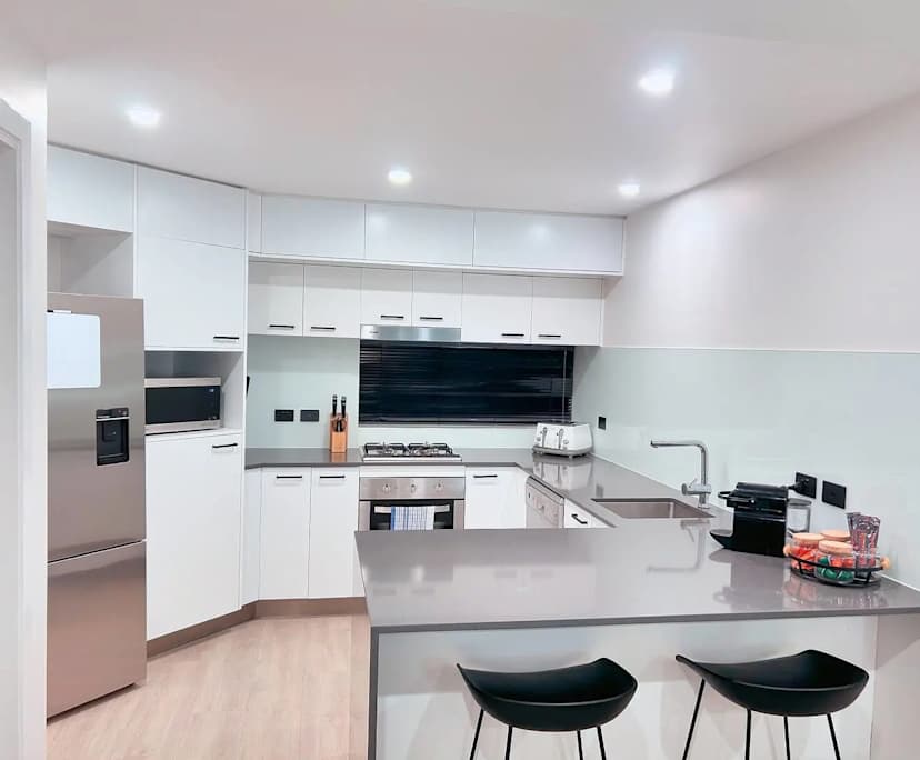 $850, Whole-property, 2 bathrooms, Morningside QLD 4170