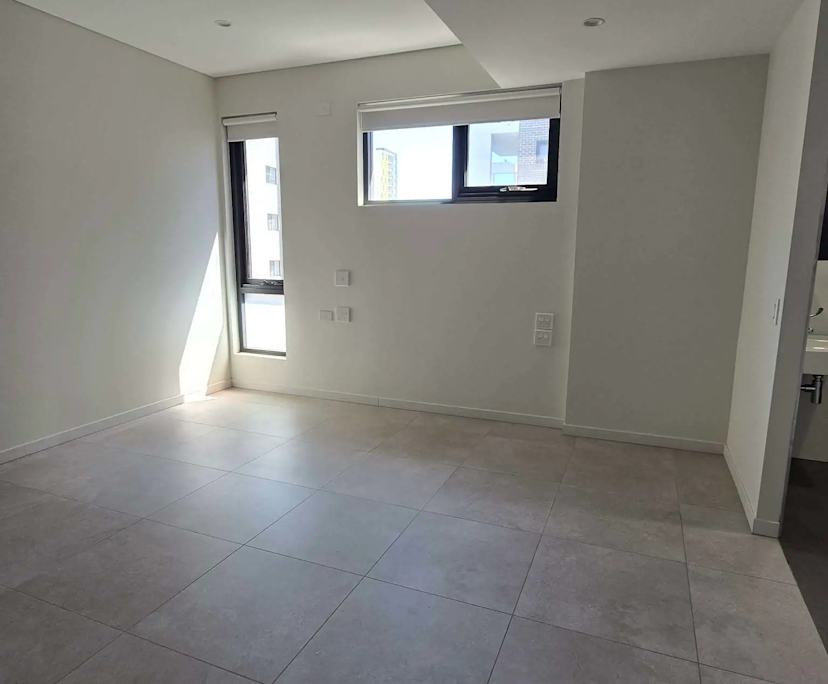 Unfurnished room with ensuite in a flatshare