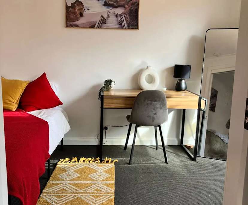 Furnished room in a share house