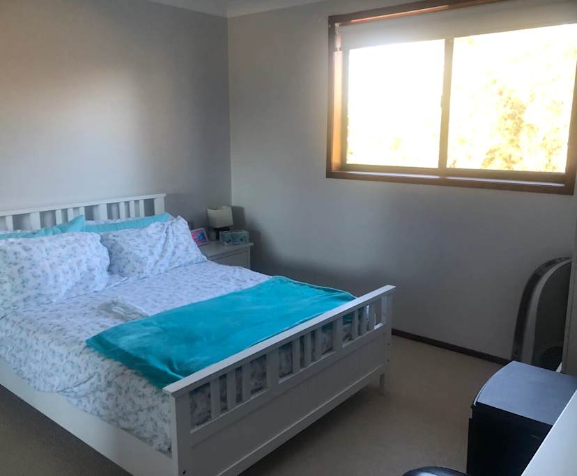 $300, Homestay, 5 bathrooms, Glenfield NSW 2167