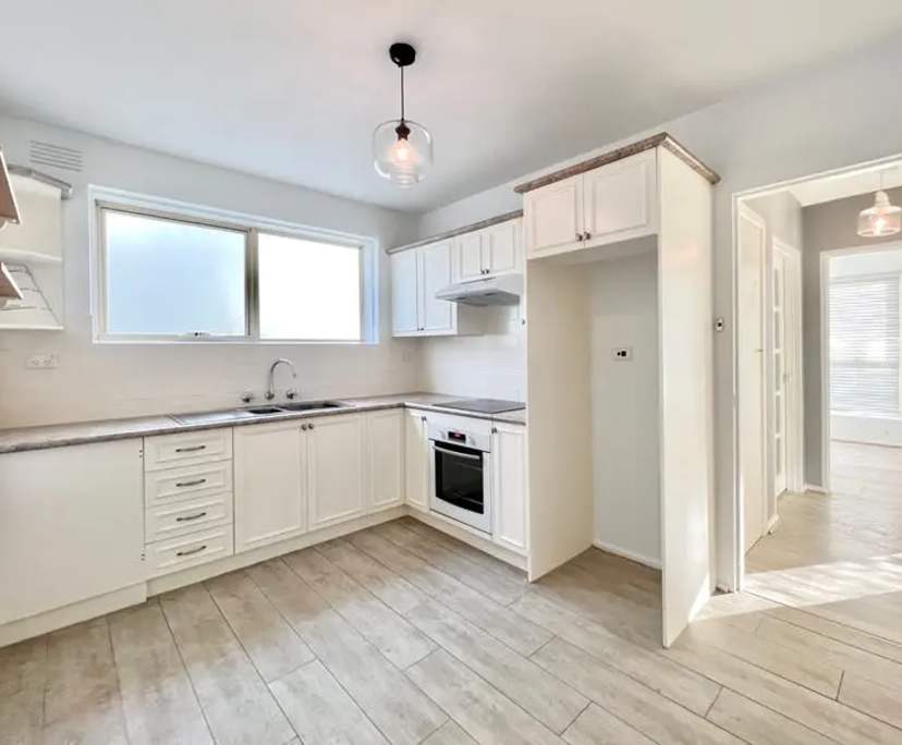 Unfurnished room in a flatshare