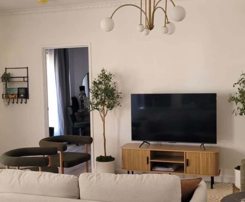 Furnished room with own bathroom