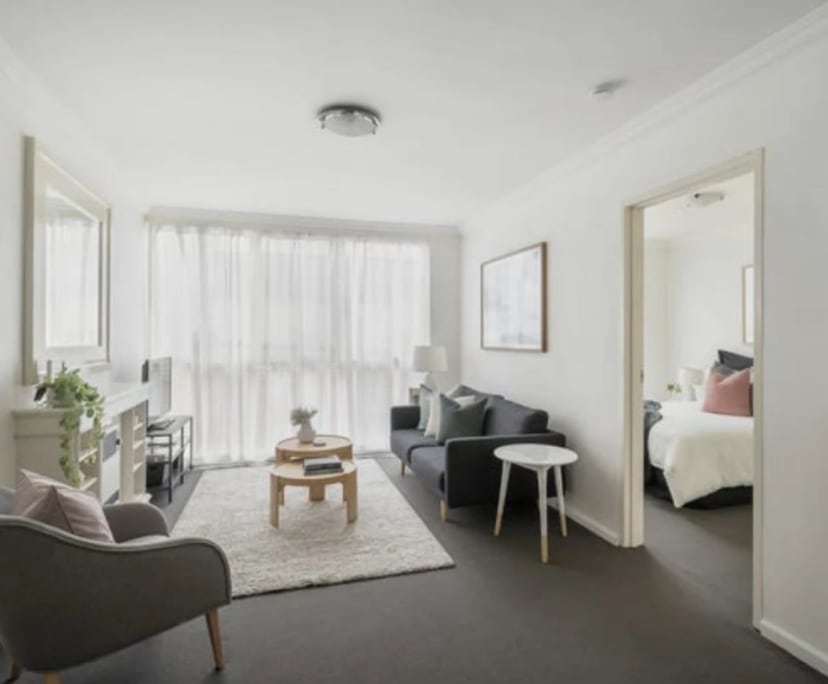 Room for Rent in South Yarra, Melbourne 300, Unfu...