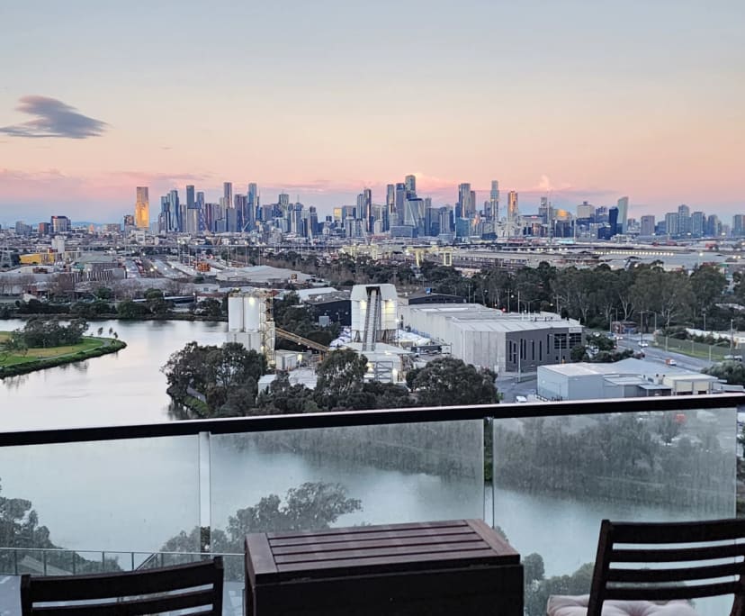 Furnished room with ensuite in a flatshare