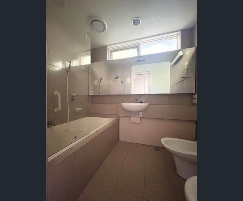 Unfurnished room in a flatshare