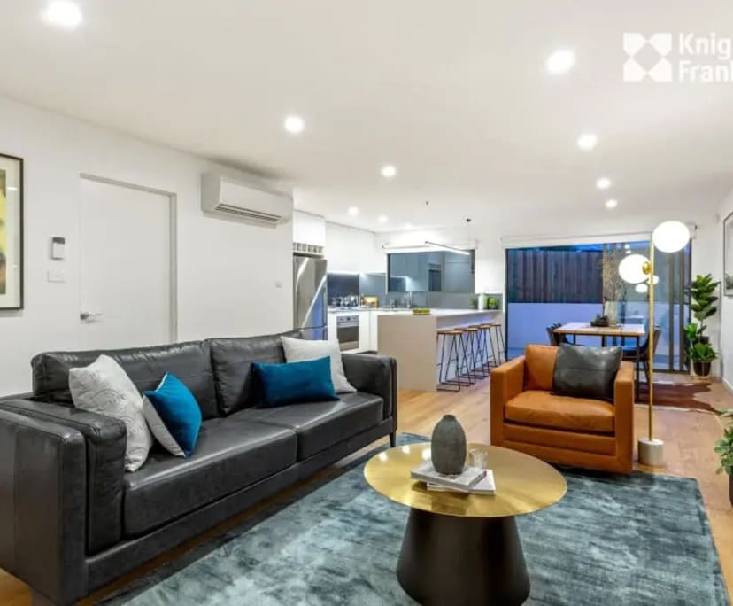 Unfurnished room in a flatshare
