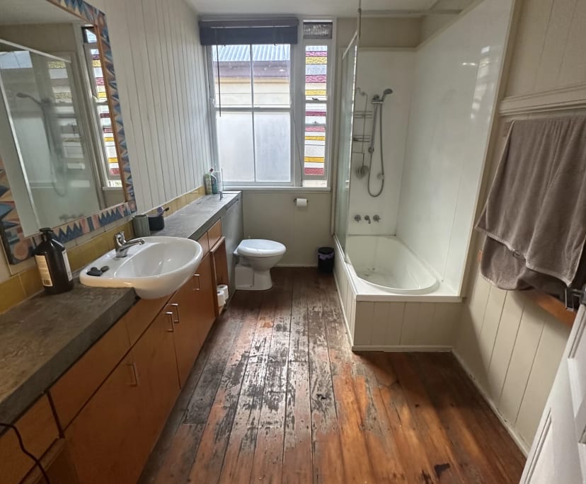 $320, Share-house, 4 bathrooms, Woolloongabba QLD 4102