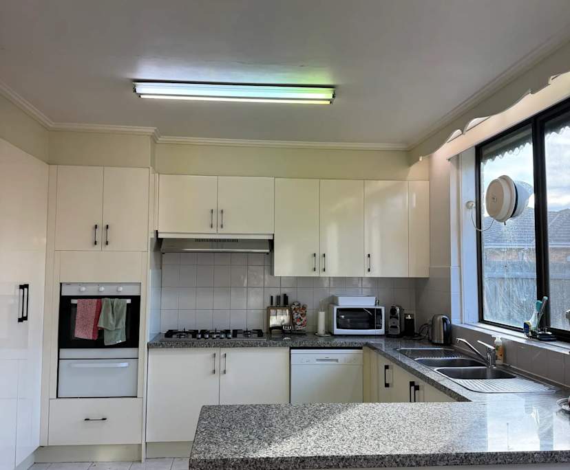 Unfurnished room in a share house