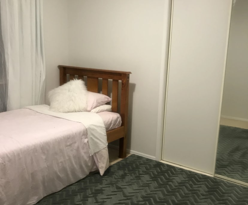 $180, Share-house, 5 bathrooms, Gaven QLD 4211