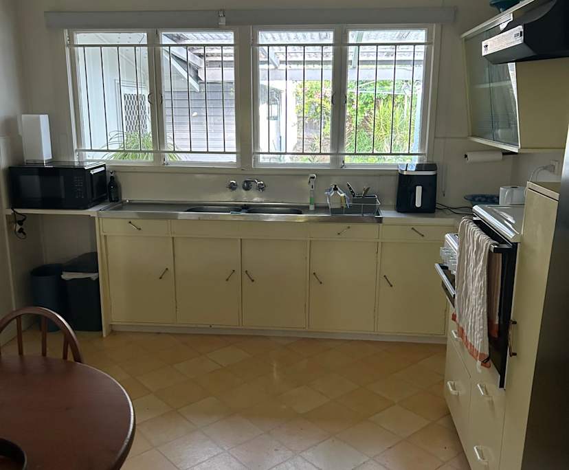 Room in a share house