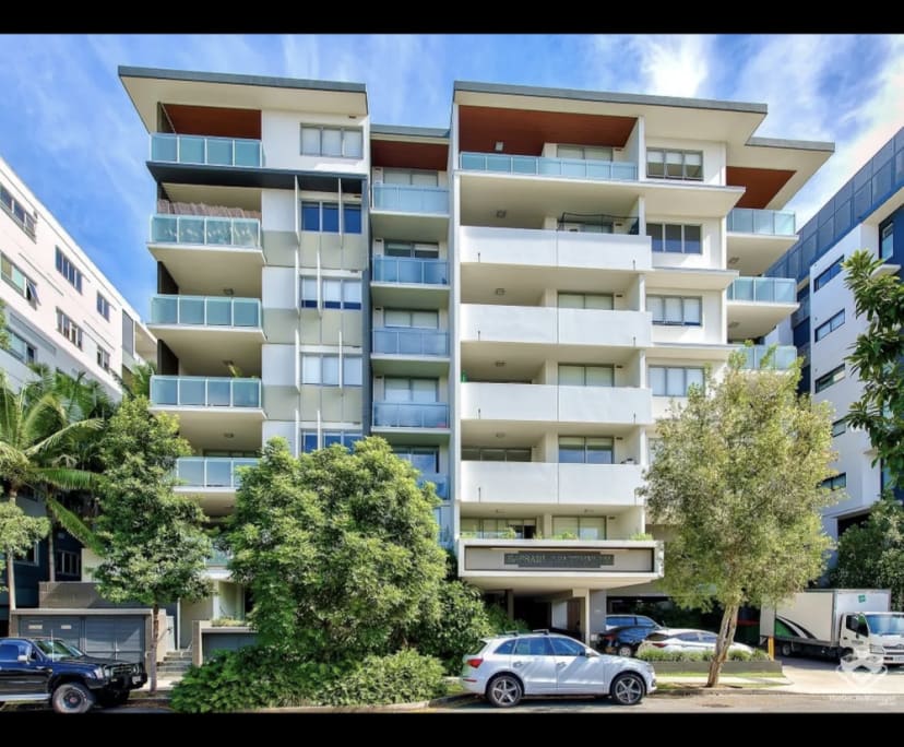 Furnished room with ensuite in a flatshare