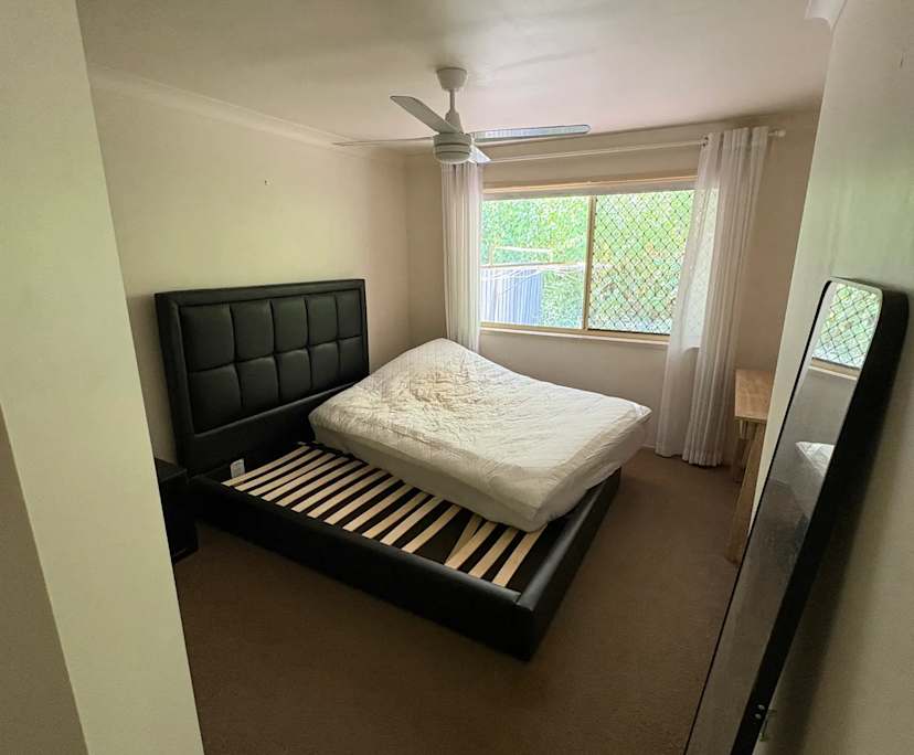 $300, Share-house, 3 bathrooms, Elanora QLD 4221