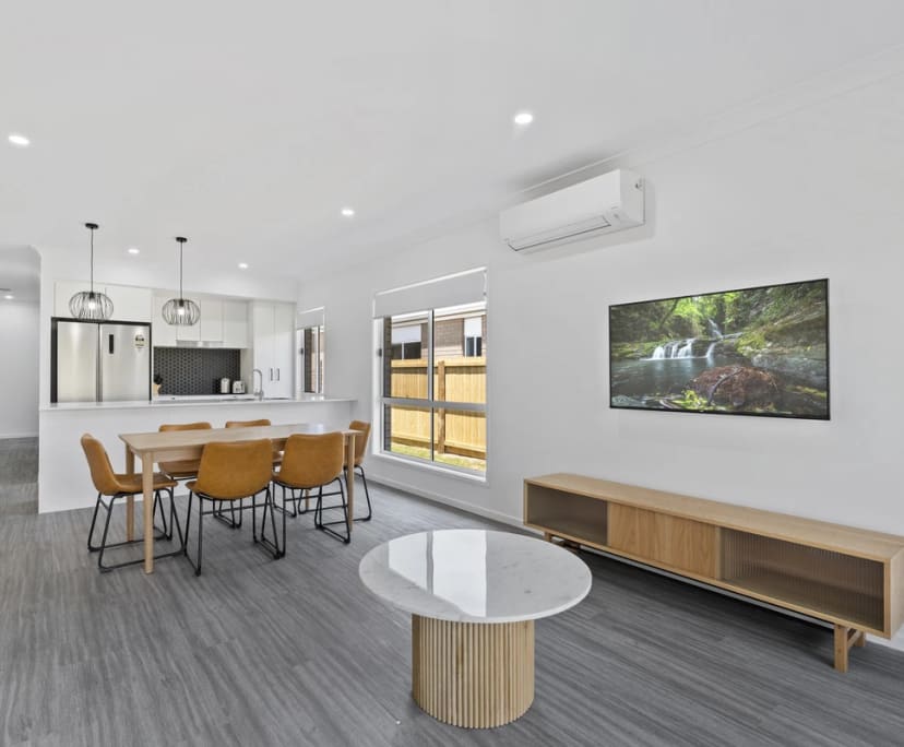 $310, Share-house, 3 bathrooms, Logan Reserve QLD 4133