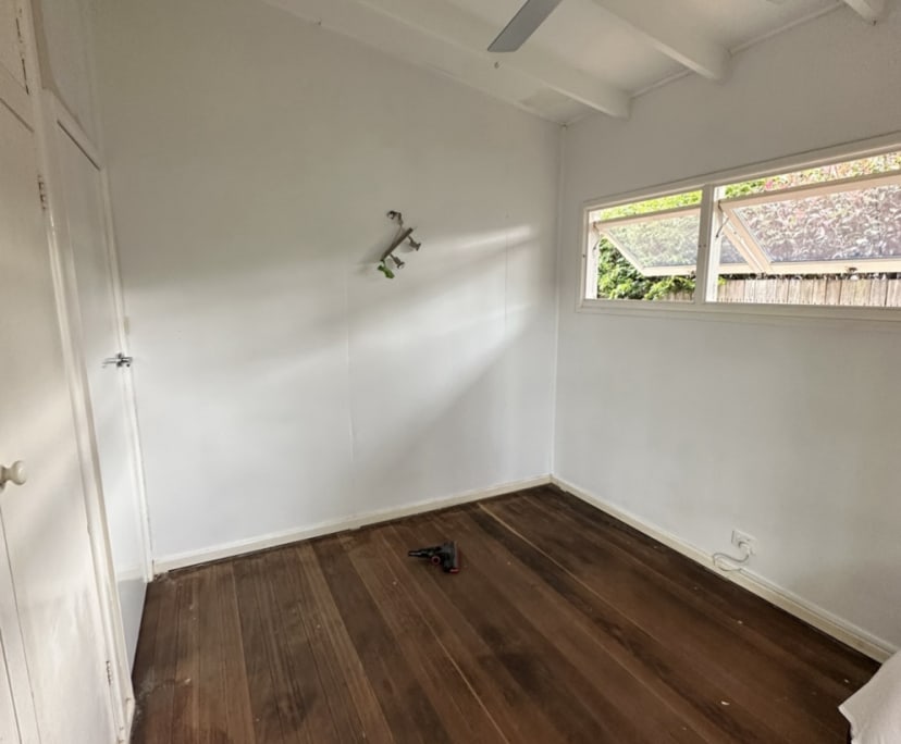 Room in a share house