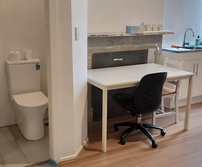 $670, Whole-property, 1 bathroom, Newtown NSW 2042