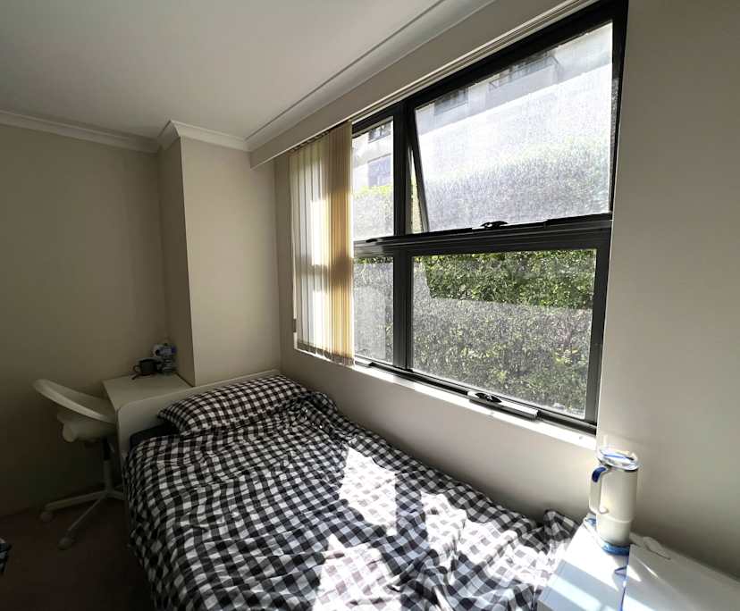 Furnished room in a flatshare