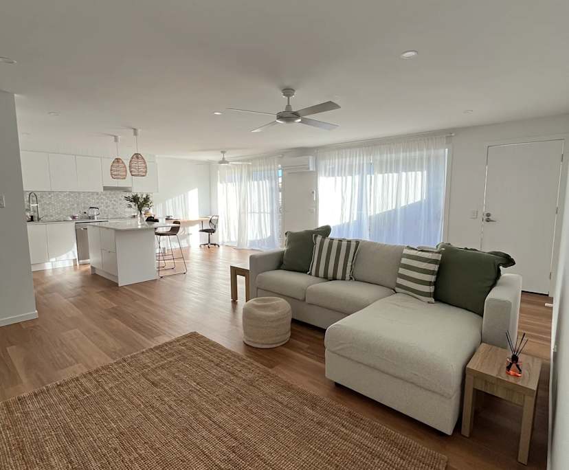 Furnished room in a share house