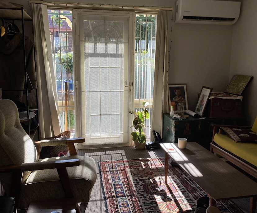 Room in a share house