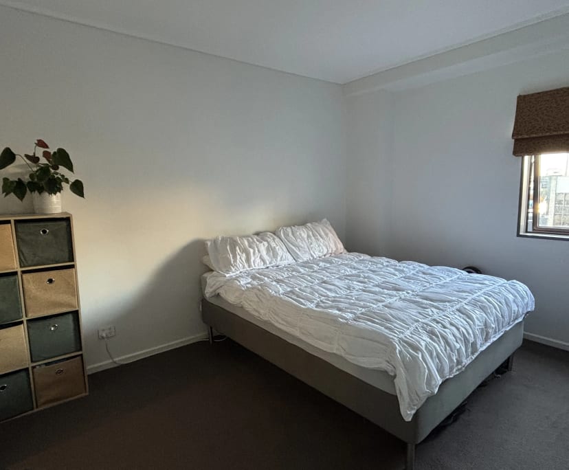 Furnished room with ensuite in a flatshare