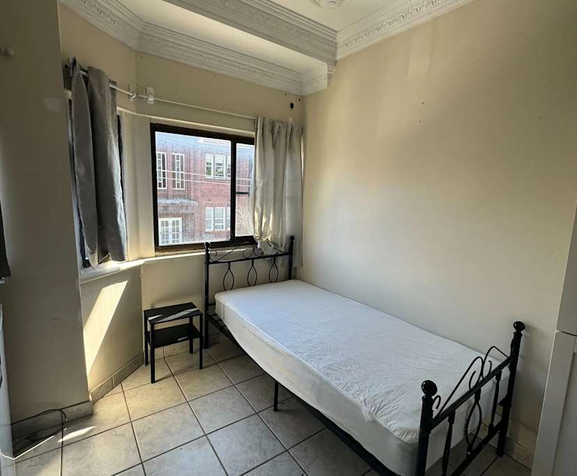 $450, Studio, 1 bathroom, Enmore NSW 2042