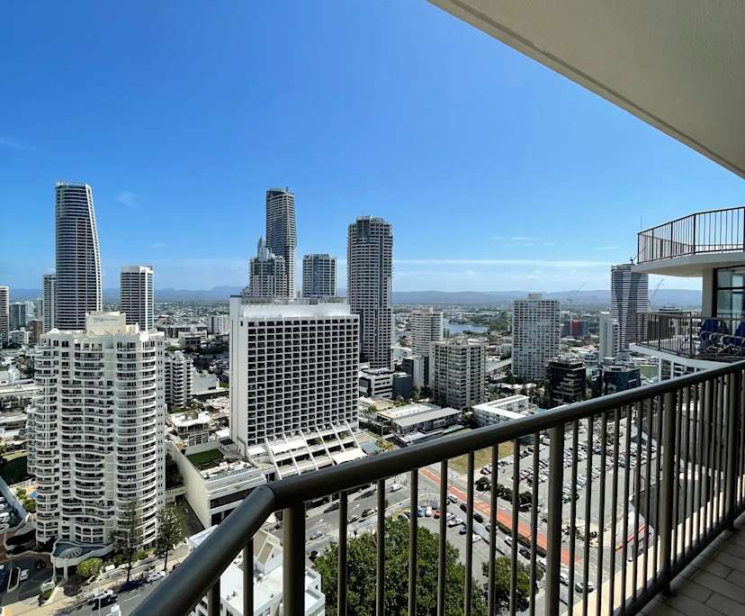 $275, Flatshare, 2 bathrooms, Surfers Paradise QLD 4217