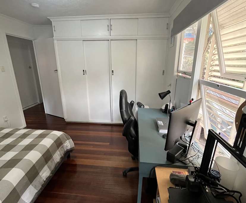 Room in a share house