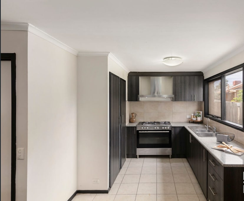 $330, Whole-property, 4 bathrooms, Bundoora VIC 3083